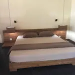 Hotel Design Logatero 3*