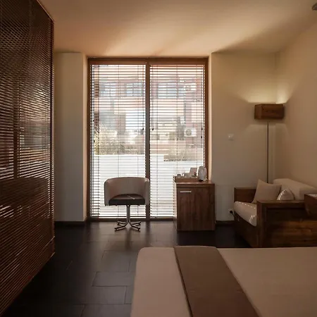 Hotel Design Logatero 3*